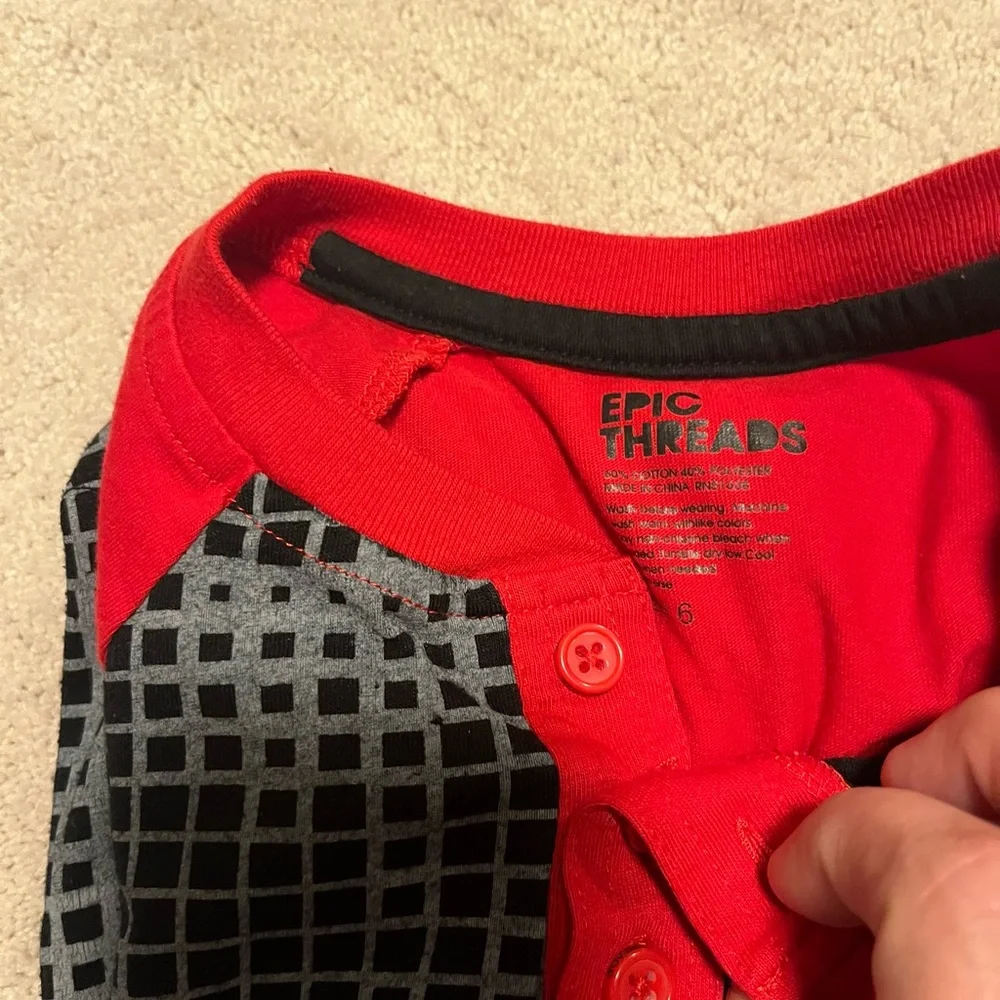 Boys lot of 6 long sleeved shirts sz 6 epic threads , HM , Under Armor - Picture 4 of 8